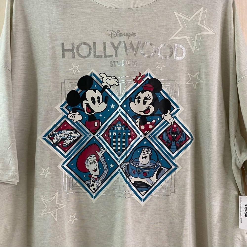 NWT Disney Hollywood Studios Short Sleeve Cropped T-Shirt XL - Picture 3 of 9